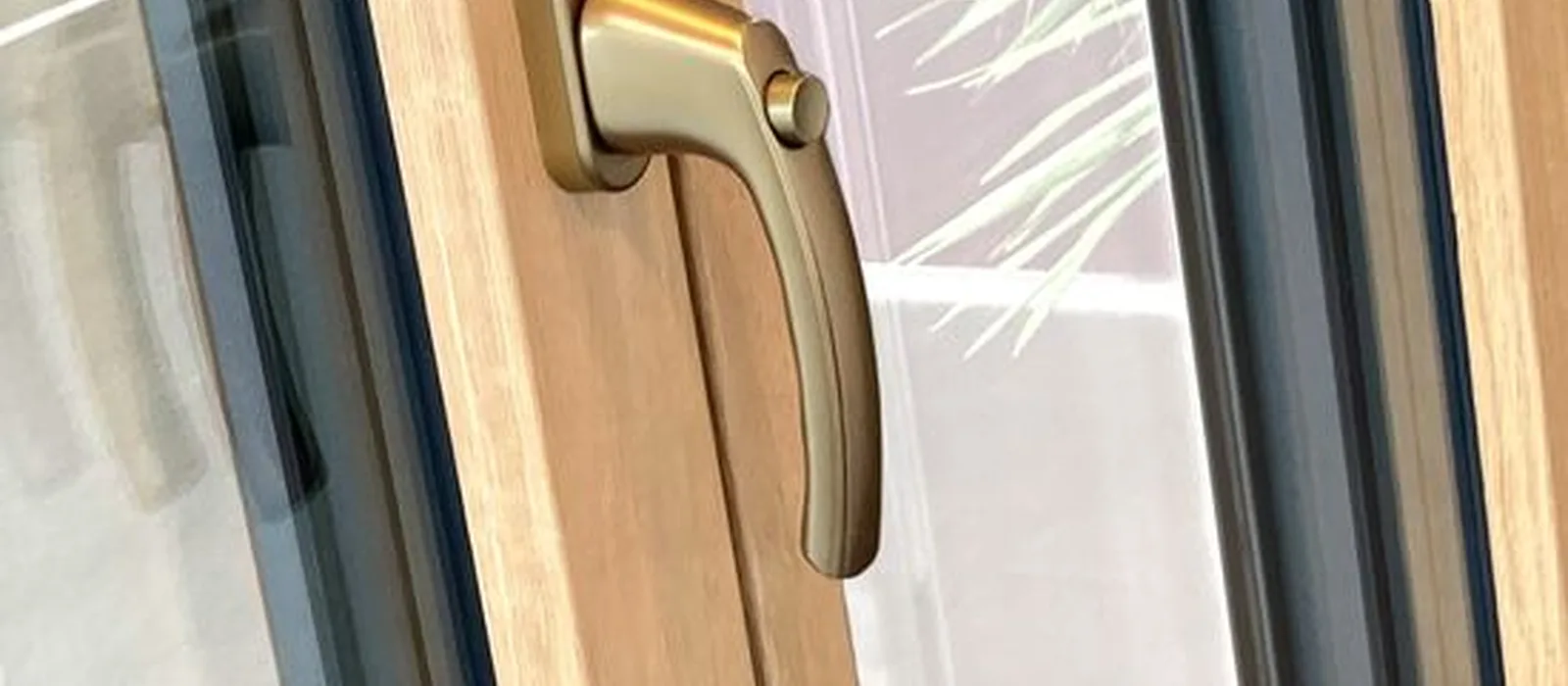 Restauration de fenêtre en bois par un menuisier Fenêtres Genève